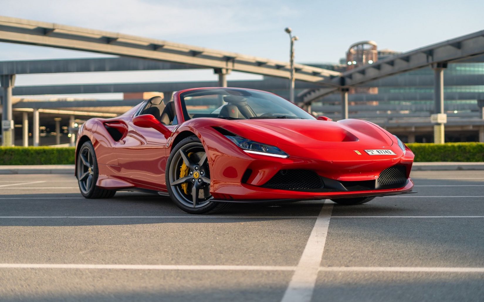 Discover Dubai with Ferrari Rental: Idea